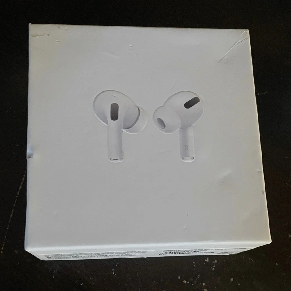 Apple AirPods Pro - Sleek White Design